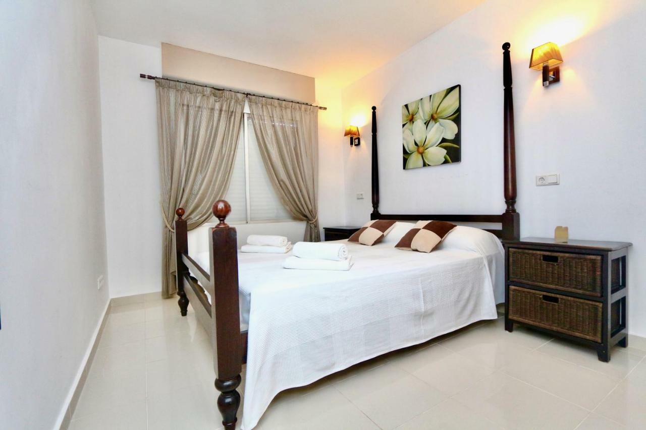 3- Bedroom Apartment In The Centre Of Calpe With Nice Living Room, 1 Bathroom. Exterior photo