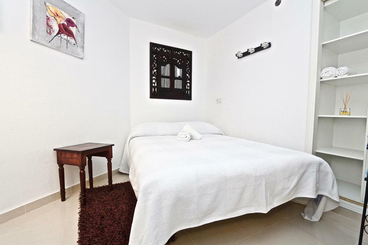 3- Bedroom Apartment In The Centre Of Calpe With Nice Living Room, 1 Bathroom. Exterior photo