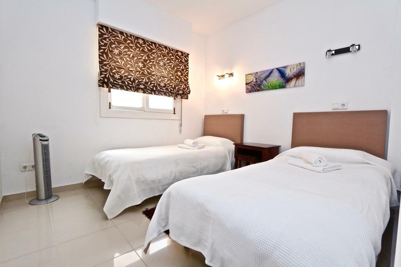 3- Bedroom Apartment In The Centre Of Calpe With Nice Living Room, 1 Bathroom. Exterior photo