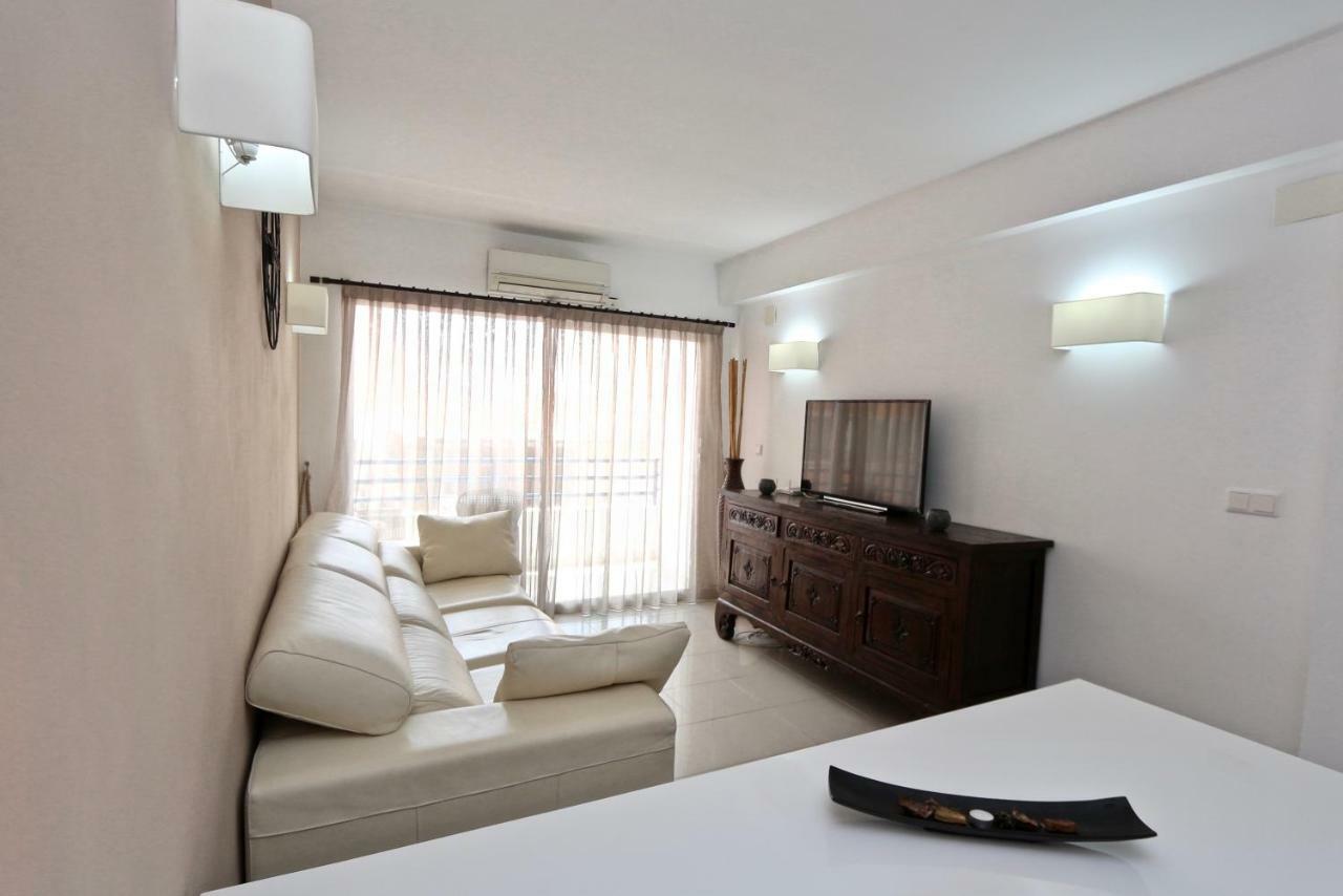 3- Bedroom Apartment In The Centre Of Calpe With Nice Living Room, 1 Bathroom. Exterior photo